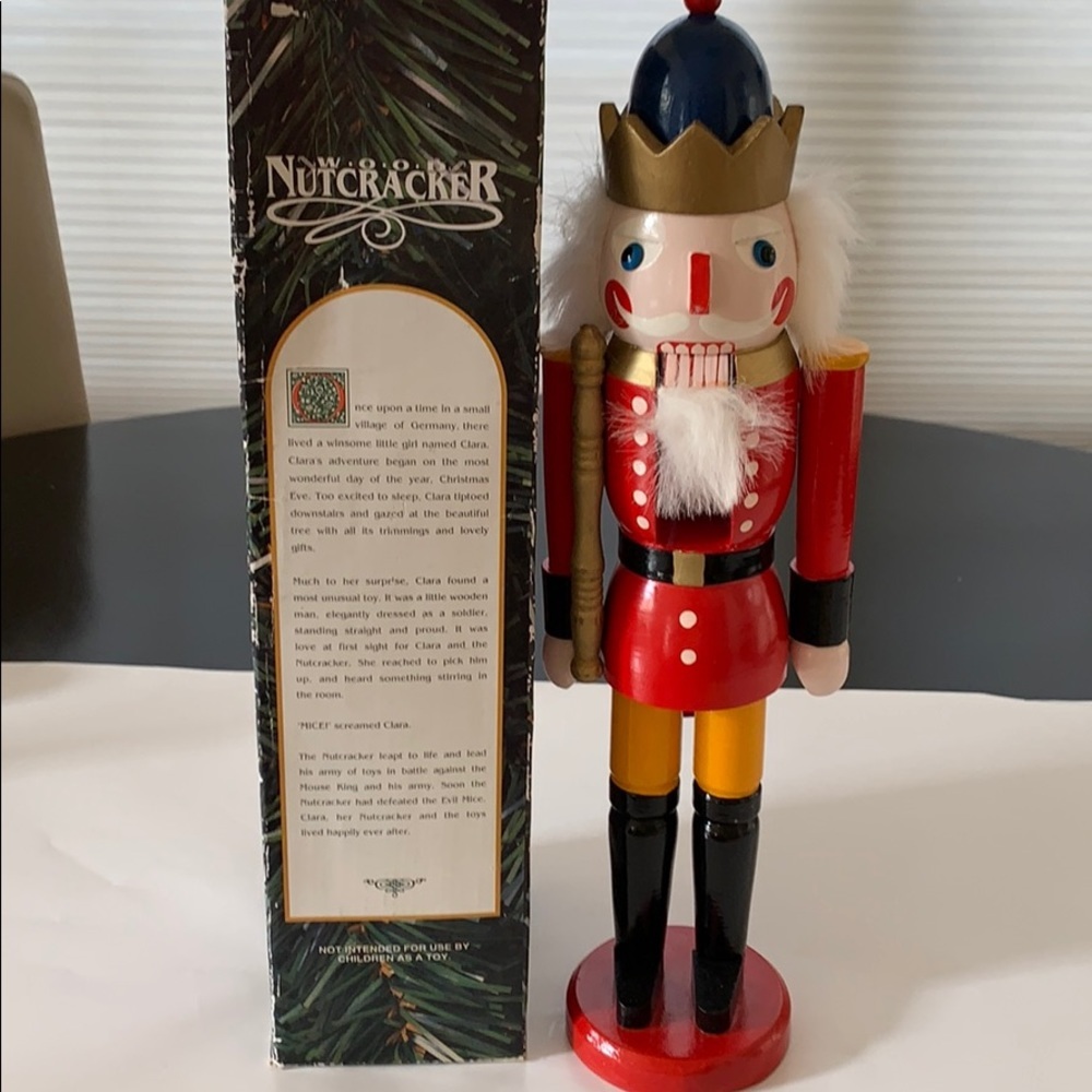 Nutcracker Set - Picture 2 of 4